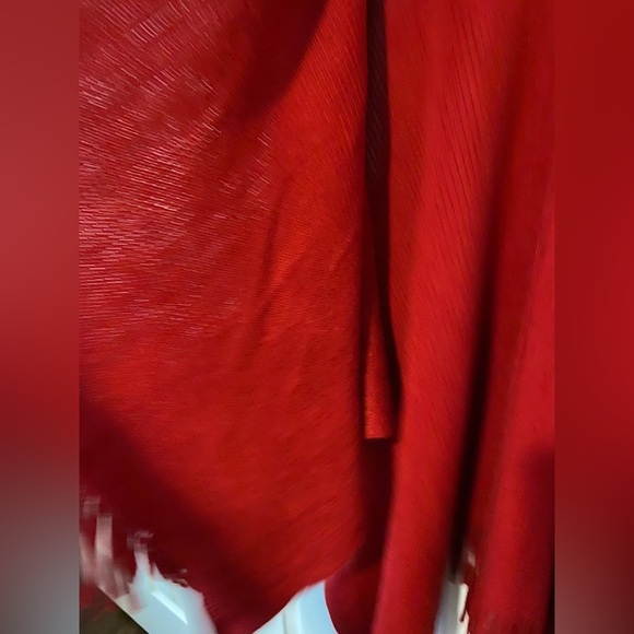 V. Fraas Woven Acrylic red shawl one size - Picture 5 of 8